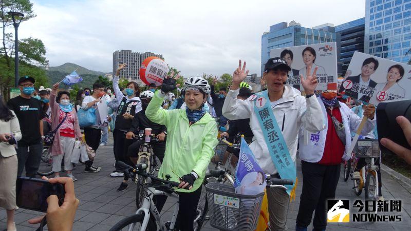 ▲無黨籍台北市長候選人黃珊珊舉行「偉大市民向前騎」活動，要在一天內騎完北市12行政區。（圖／記者呂炯昌攝，2022.11.06）