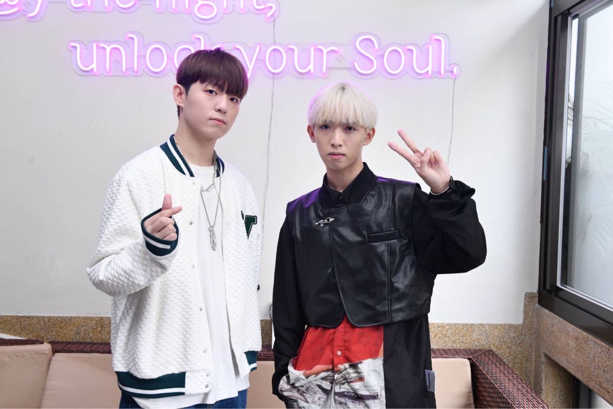 ▲《原子少年》瑋弟（左）、尊揚（右）出席公益活動。（圖／紅心字會提供）