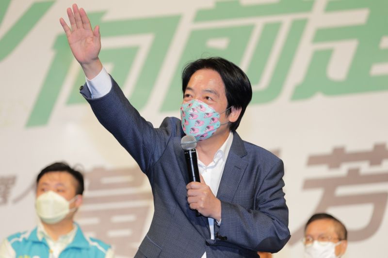 ▲賴清德一上台便受到群眾熱烈歡迎。(圖/黃秀芳競總提供,2022.11.06)