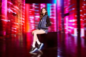 NIKE雙11官網6折!輸碼再享7折 adidas殺4折再抽5千元鞋 ▲女團BLACKPINK成員Jennie演繹復古丹寧時尚。(圖/adidas提供)