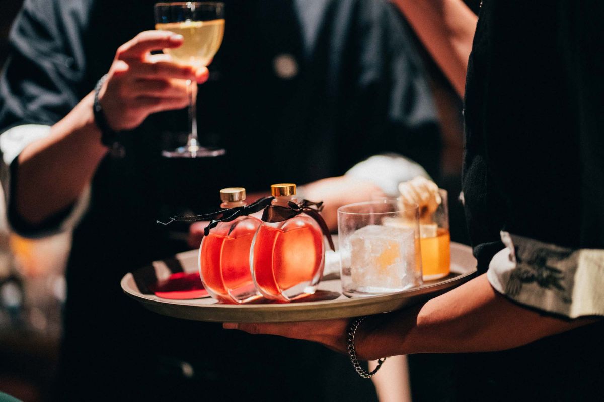 ▲全台連鎖餐酒館集團隱餐飲集團今（7）日宣布，於2022年底推出年度重磅〈隱酒神器〉酒吧串連計畫，首次串連集團旗下五間餐酒館，並與國內知名訂房平台AsiaYo合作。【NOWnews 今日新聞】提醒您 酒後不開車，飲酒過量有礙健康！（圖／業者提供）