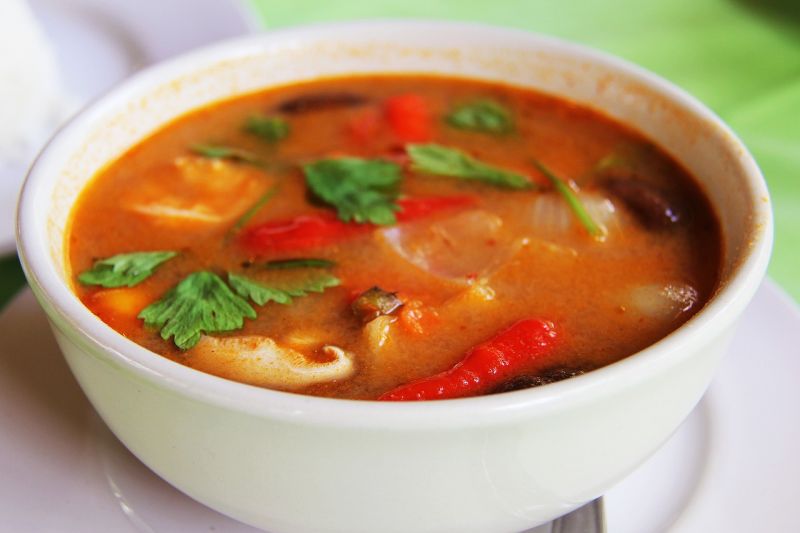 ▲泰式酸辣湯是新住民想念的家鄉菜之一。（示意圖／Pixabay）