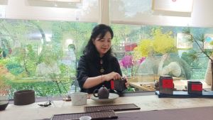 六十年液態黃金 大稻埕外銷老茶原裝開箱 ▲60年樹蘭鐵觀音,第一至第三泡,口腔內滿滿的花香所佔領(圖/(圖/柳榮俊攝2022.11.7)