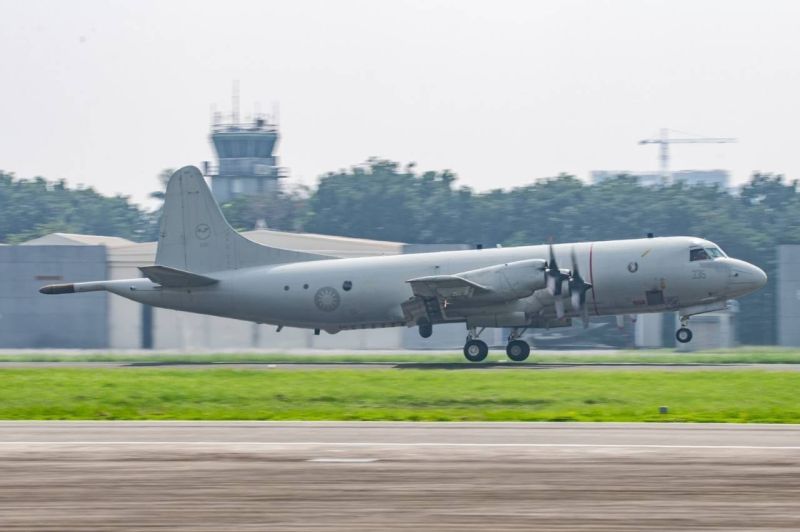▲空軍「空中戰術總驗收」競賽第一天,執行P-3C反潛演練課目,為操演拉開序幕。(圖/空軍司令部臉書)