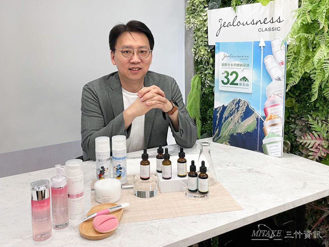 ▲總經理洪偉豪分享婕洛妮絲品牌聲量與業績屢屢創高的原因，除了用心研發產品並落實會員經營之外，善用行銷工具也成為致勝關鍵因素。（圖／品牌提供）