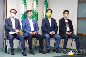 陳時中、林佳龍、鄭運鵬、蔡適應今日於中央黨部召開記者會,共同推出「1200首都通交通月票」政見。(圖/記者葉政勳攝,2022.11.08) ▲陳時中、林佳龍、鄭運鵬、蔡適應今日於中央黨部召開記者會,共同推出「1200首都通交通月票」政見。(圖/記者葉政勳攝,2022.11.08)