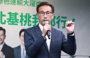 鄭運鵬 ▲鄭運鵬與同黨北北基市長候選人共同提出「1200首都通交通月票」政見。(圖/記者葉政勳攝,2022.11.08)