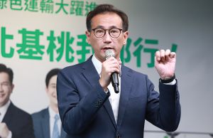 ▲鄭運鵬與同黨北北基市長候選人共同提出「1200首都通交通月票」政見。（圖／記者葉政勳攝，2022.11.08）