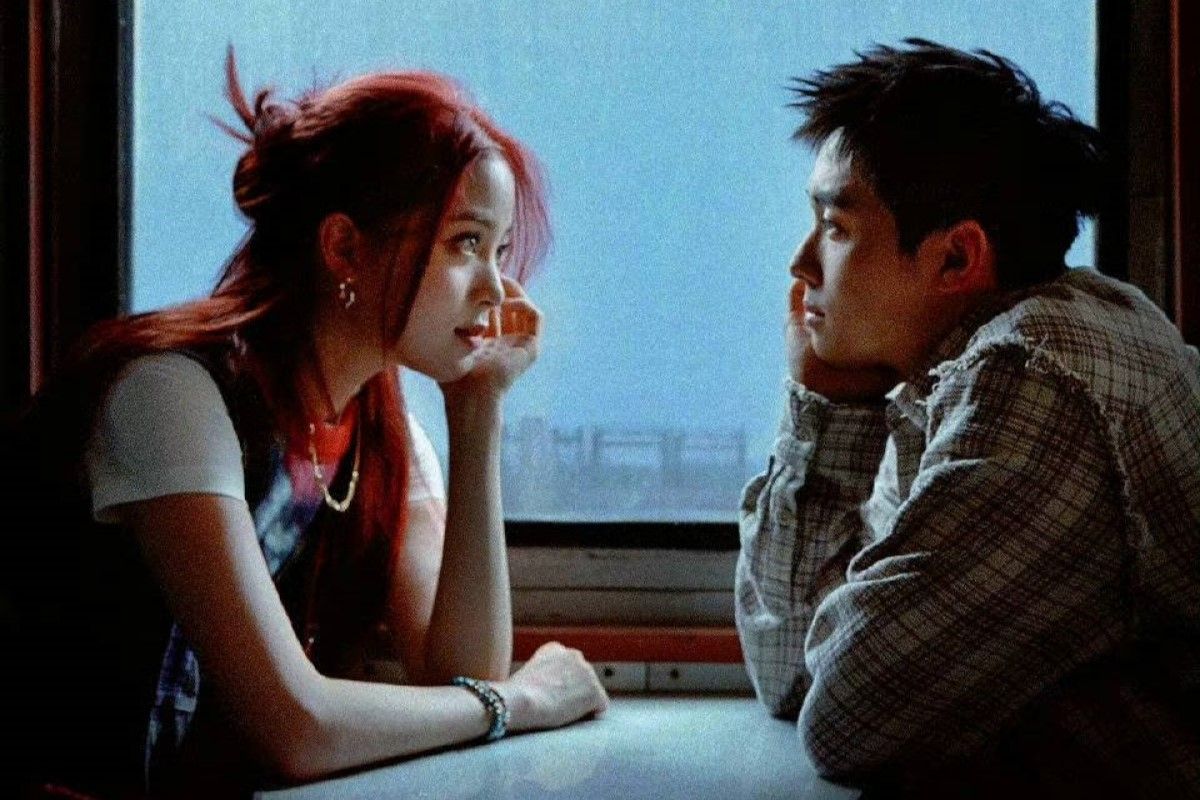 ▲歐陽娜娜爆戀情遭罵，男友霸氣刪留言維護，粉絲崩潰。（圖／微博：吃個鳳梨丸子）