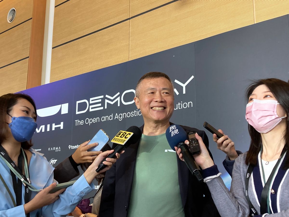 ▲MIH今（8）日發布「Project X」計畫，MIH 執行長鄭顯聰受訪透露「至少要10萬台才能夠有經濟生產規模」，拚最快2025年、2026年達成目標。（圖／記者鄭妤安攝影）