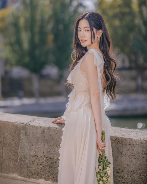 ▲曾之喬受邀到法國參與巴黎時尚週,順道拍攝婚紗照。(圖/翻攝自曾之喬FB) ▲曾之喬受邀到法國參與巴黎時尚週,順道拍攝婚紗照。(圖/翻攝自曾之喬FB)