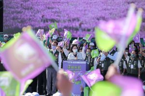 ▲蔡英文近來頻繁到桃園替鄭運鵬站台，期盼桃園能延續品質保證的綠色執政。（圖／鄭運鵬辦公室提供）