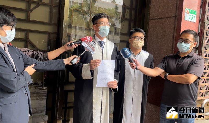 ▲台北市議員候選人詹晉鑒,不滿台北市議員徐巧芯抹黑台北市長候選人陳時中,8日前往北檢按鈴控告徐巧芯意圖使人不當選(圖/記者潘千詩攝,2022.11.08)