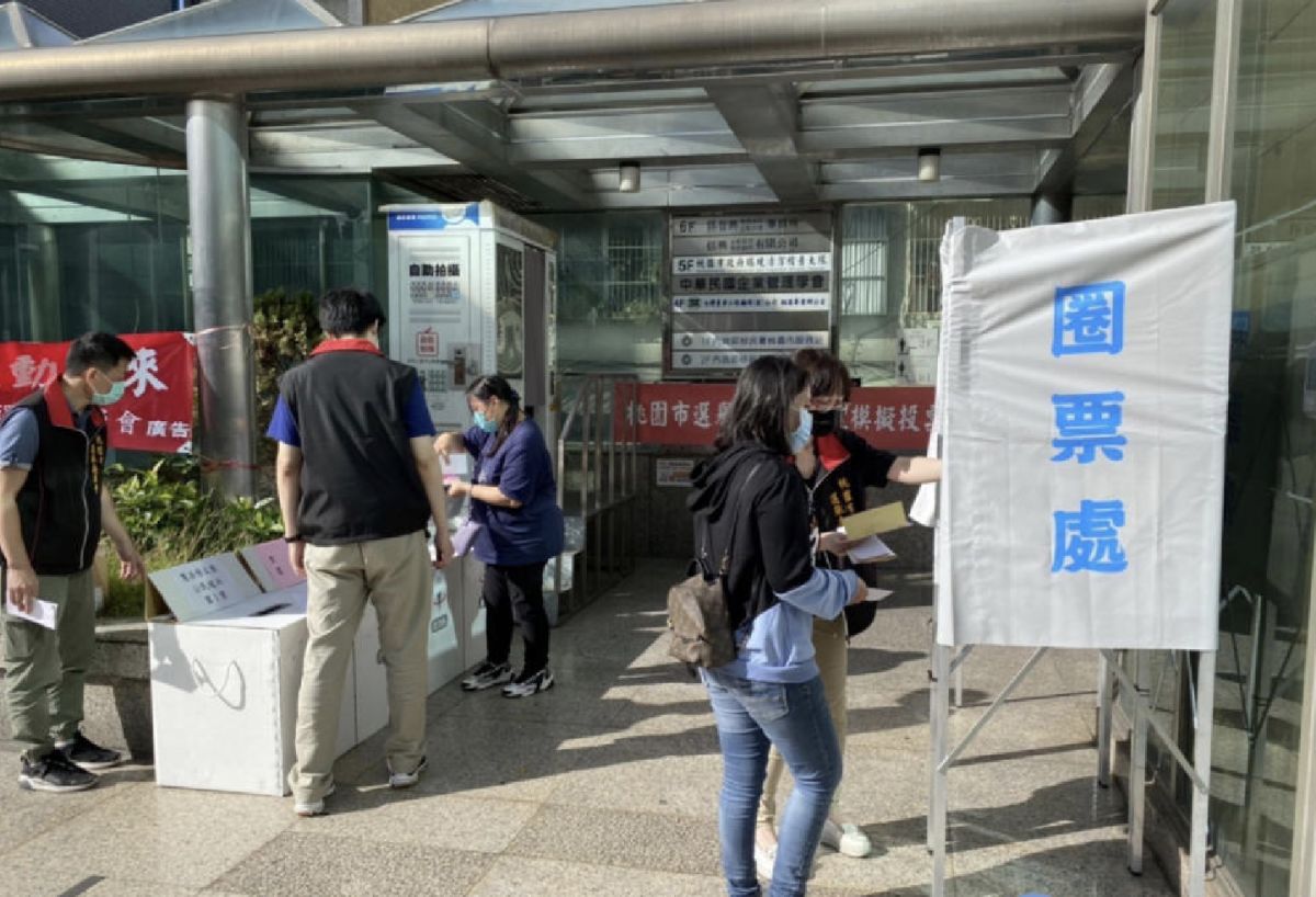 ▲九合一選舉即將到來，移民署舉辦新住民模擬投票演練活動。（圖／移民署提供）