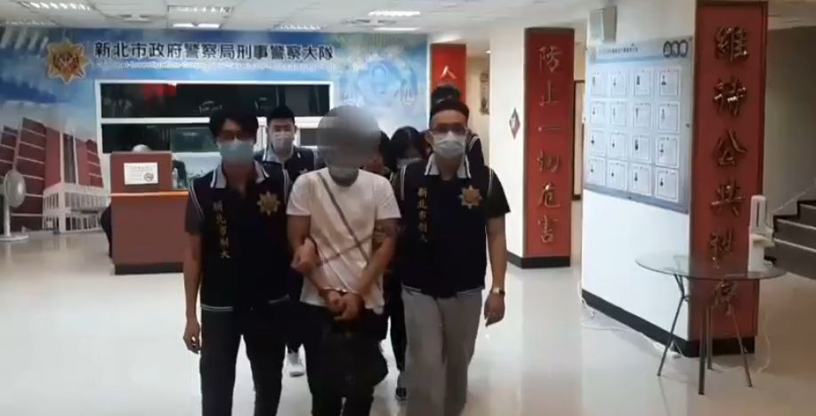 ▲「龍蝦」涂姓犯嫌及廖姓女友詢後，被依殺人等罪嫌移送地檢署偵辦。（圖／翻攝畫面）