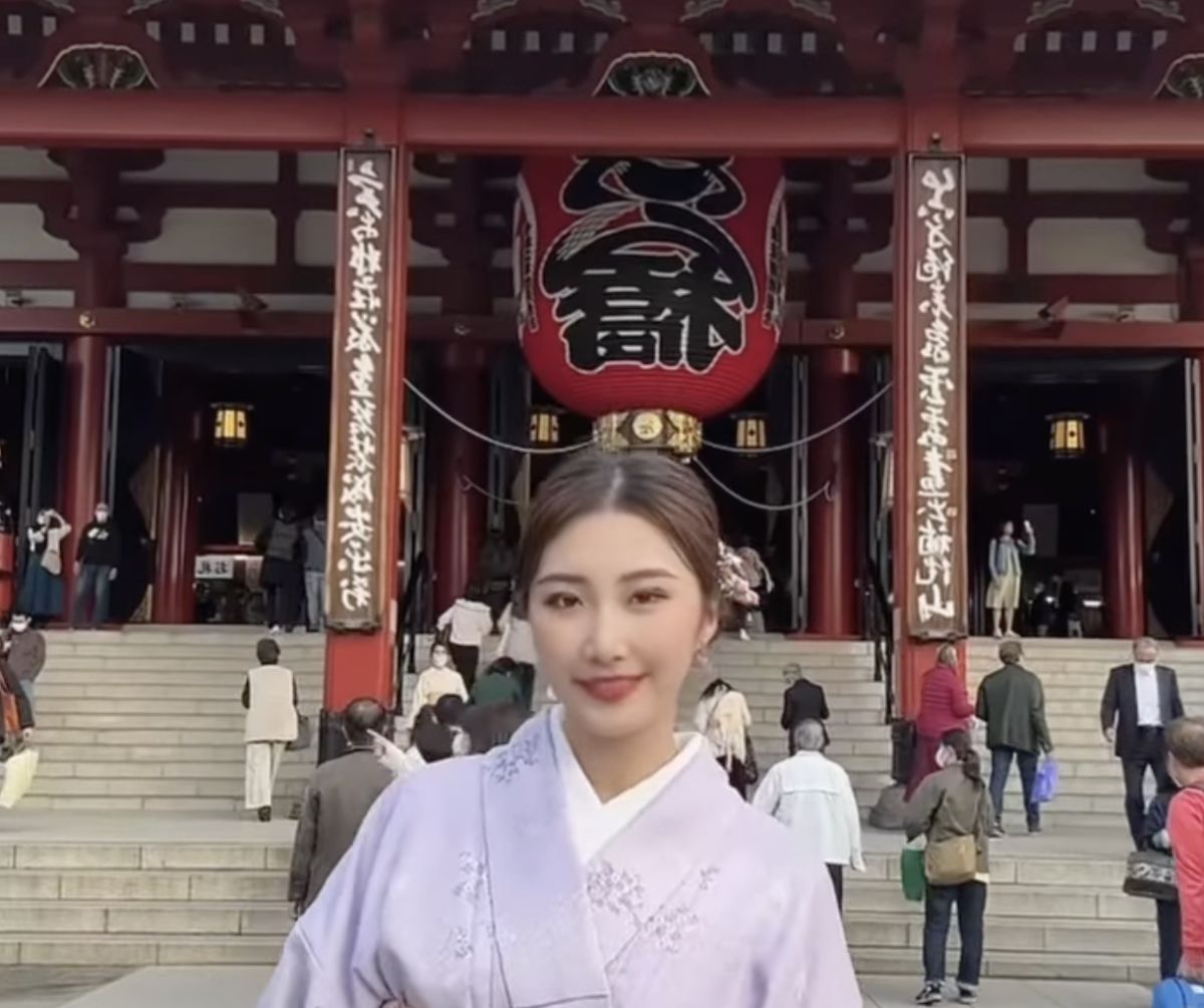 ▲孫生女友、電豹女成員「璇璇」穿著絕美和服，在日本淺草雷門前跳舞。（圖／翻攝自璇璇IG）