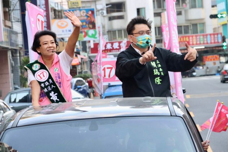 綠委賴瑞隆陪同車掃   搶救左楠最強新人黃偵琳
