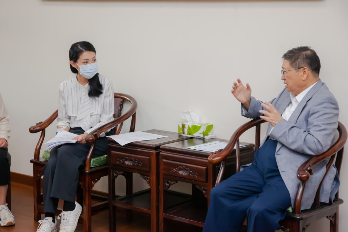 ▲民眾黨新竹市長候選人高虹安昨（9）日下午拜會新竹縣長楊文科（右）。(圖／高虹安國會辦公室提供)