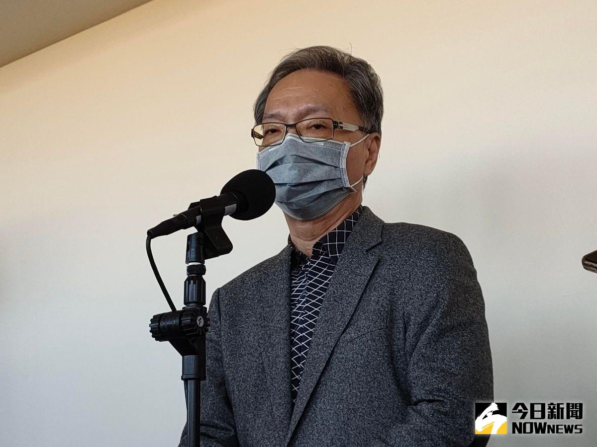 ▲今（10）日衛福部長薛瑞元反嗆，「李德維委員可能搞不清楚惹到什麼樣的政府，那我不是一個可以任人欺負的公務員」，更說自己會「梭哈」力爭到底，「反正我們兩個有一個人會去抓去關」。（圖／記者許若茵攝，2022.11.10）