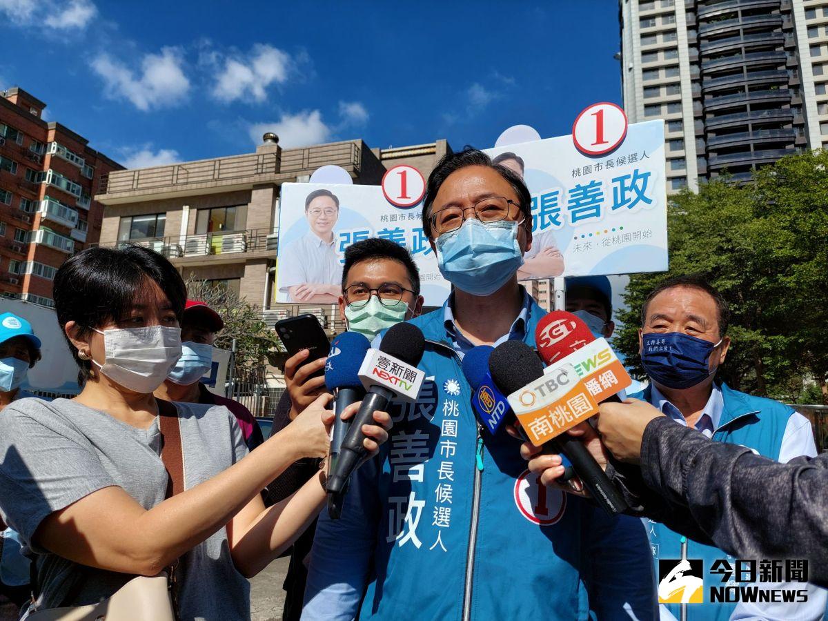 ▲中信兄弟昨晚封王，張善政今天表示，他跟盧秀燕打賭說看哪一方贏了，輸的那一方就到贏了那一方去幫忙跑一天行程，「這個承諾我當然要實現」。（圖／記者李春台攝，2022.11.10）