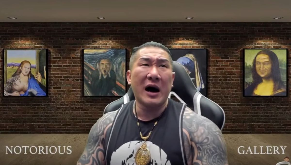 ▲昨（9）晚直播時，館長爆料，自己名下7間公司同時遭受抽查，忍不住在直播崩潰喊「求求民進黨政府饒過阿館」。（圖／翻攝館長惡名昭彰Youtube）