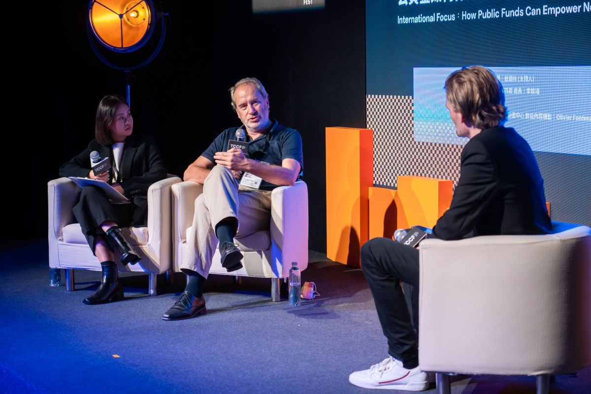 ▲法國國家電影與動畫中心（CNC）數位內容總監 Olivier Fontenay（中）與文策院文化科技處處長李懷瑾（左）。（圖／資料照片）