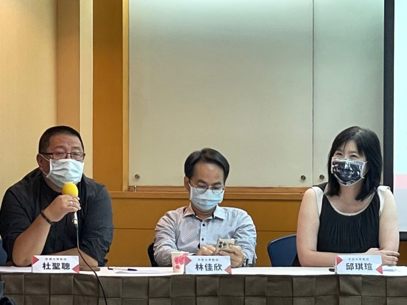 電視選舉新聞「政黨各自攻防」　學者：無線台冷灶熱燒
