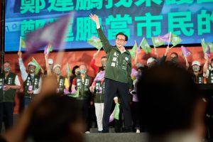 民進黨桃園市長候選人鄭運鵬 ▲鄭運鵬以「運轉桃園大進化」為競選主軸,期盼延續鄭文燦五星級施政,帶領桃園進步不回頭。(圖/民進黨提供)