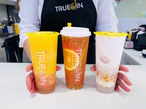 16家手搖飲雙11「買1送1」整理包 0元喝紅茶、1元喝珍奶 ▲初韻11/11當日秀追蹤IG畫面,3款人氣手搖飲「加1元多1件」。(圖/初韻提供)