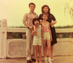 ▲女星郭靜純在臉書PO出全家福照。(圖/翻攝自郭靜純臉書) ▲女星郭靜純在臉書PO出全家福照。(圖/翻攝自郭靜純臉書)