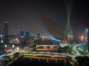 ▲「2022愛河灣聖誕燈光展演」目前進入最後測試階段。（圖／高雄市文化局提供）