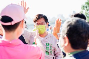 民進黨新北市長候選人林佳龍 ▲林佳龍持續勤走,力拚衝高投票率,期盼自己順利當選新北市長,帶領新北大翻新。(圖/林佳龍辦公室提供)