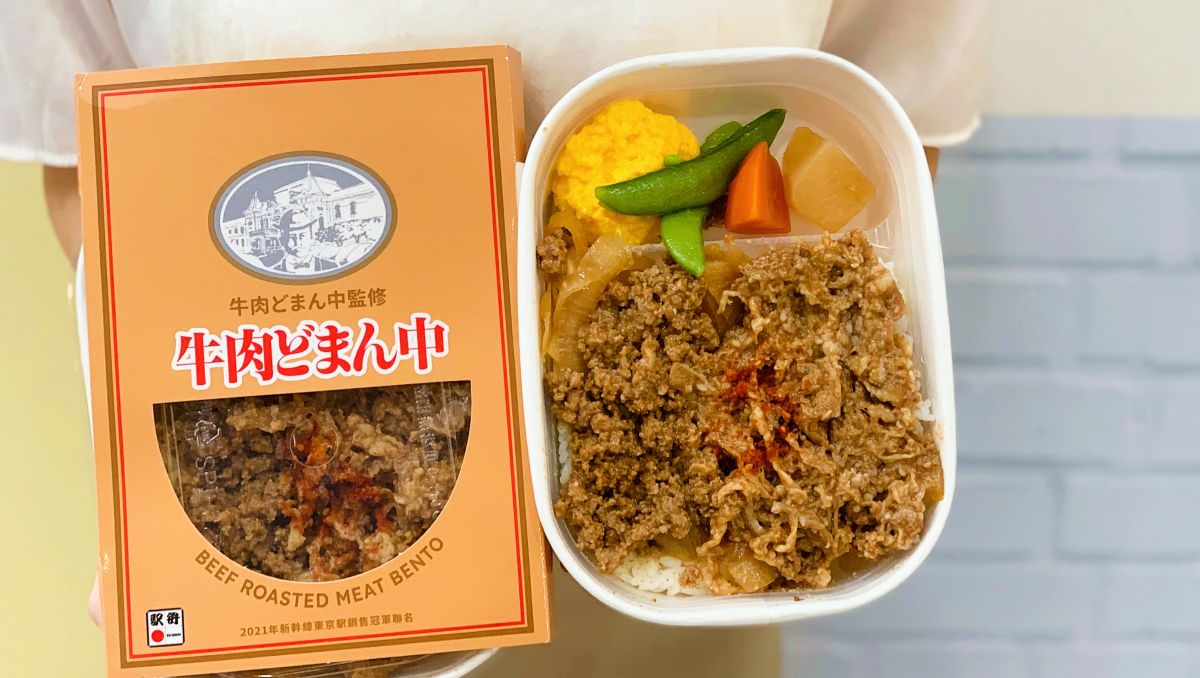 ▲7-11和日本百年鐵路便當名店「新杵屋」合作，下周將開賣3款燒肉逸品69元起，圖為山形新幹線牛燒肉便當。（圖／業者提供）