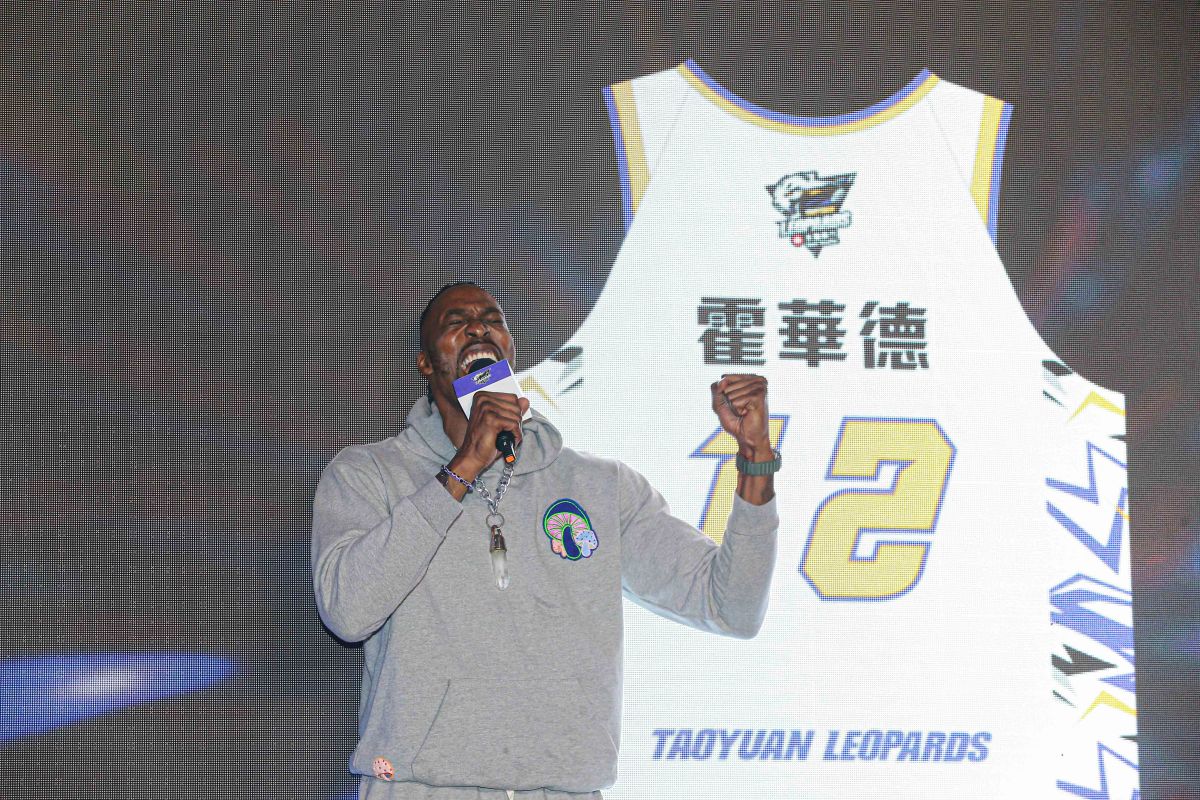 ▲「魔獸」Dwight Howard選用霍華德當中文登錄名字。（圖／葉政勳攝）