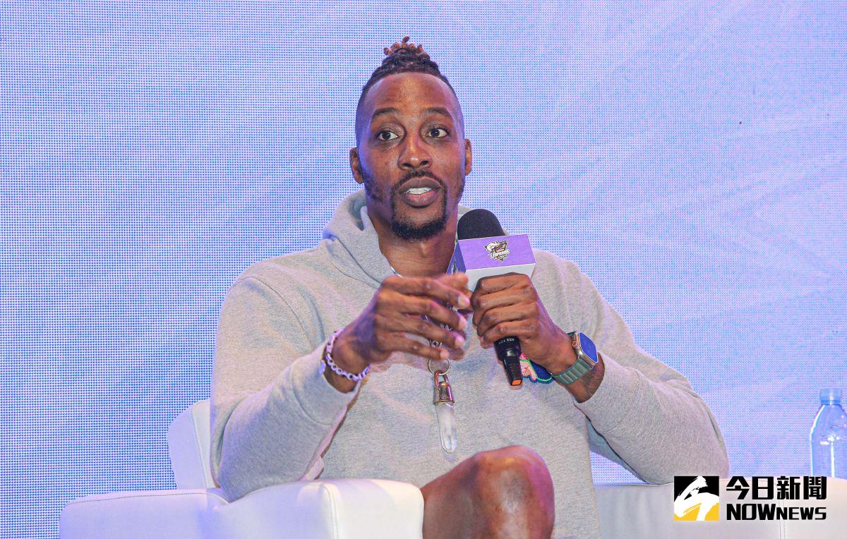 ▲Dwight Howard霍華德在記者會上展現親民作風。（圖／記者葉政勳攝 , 2022.11.12）