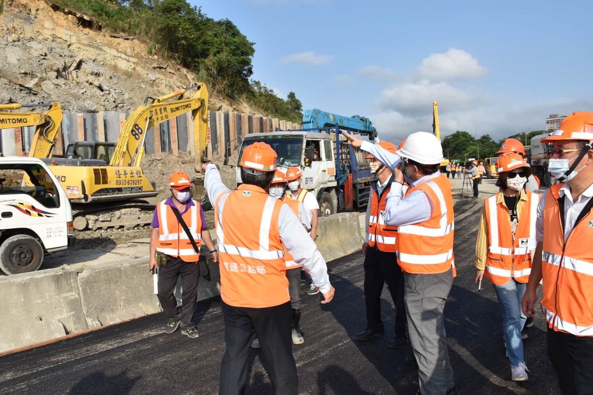 ▲汐止交流道工程預計明（13）日上午6時前可恢復汐止交流道集散道及出口匝道正常交通。 （圖／高公局提供）