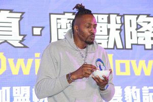 T1／最愛TFC！霍華德嚐台灣美食　最愛大腸麵線