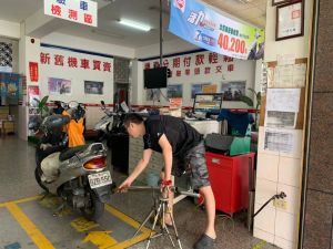 ▲中市機車定檢率六都第一，台中市環保局今天表揚40家機車定檢站績優楷模。（圖／環保局提供） 