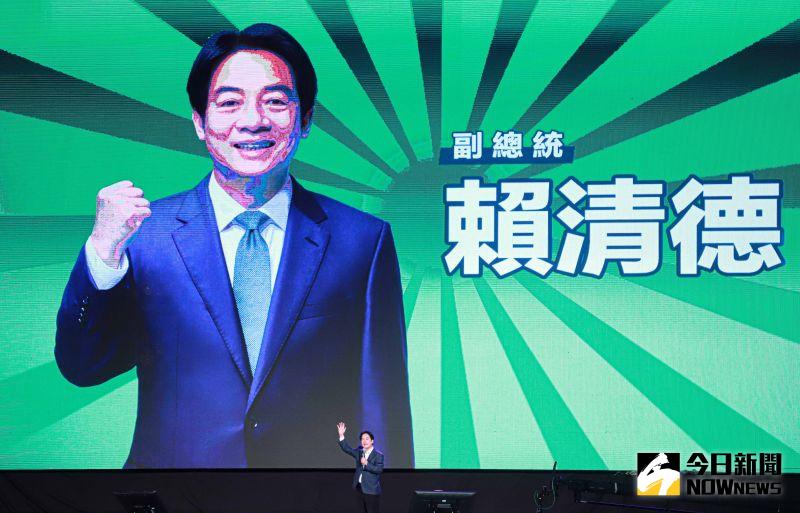 ▲副總統賴清德登上凱道發表談話,呼籲雙北市民讓陳時中、林佳龍擔任雙北雙引擎,帶領台灣走向國際。(圖/記者葉政勳攝,2022.11.12)