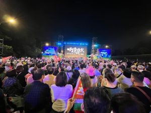 ▲民進黨今日晚間於凱道舉辦「為台灣鼓舞」造勢活動，粗估湧入至少5萬人力挺。（圖／民進黨提供）