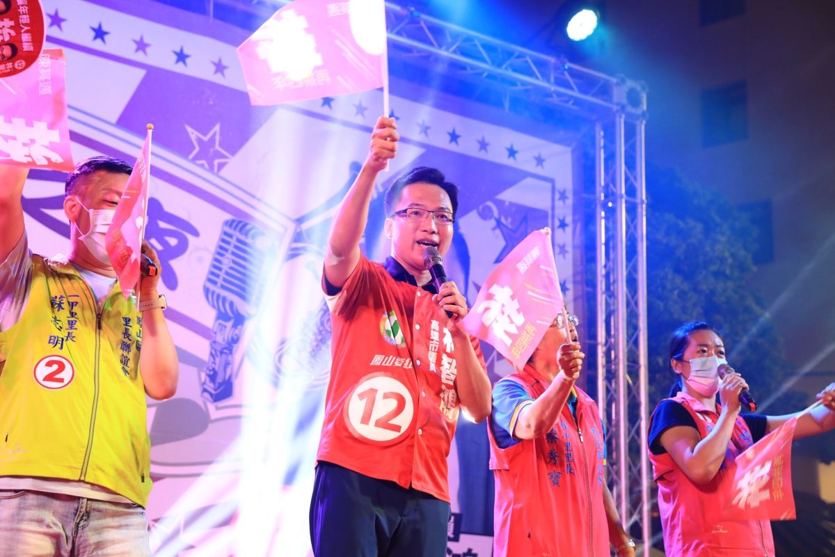 ▲林智鴻表示，縱使面對選情艱困，還是要堅持推動藝術文化，希望能改變選舉風氣，未來會和市長陳其邁一起讓高雄起飛。(圖／記者郭凱杰翻攝)