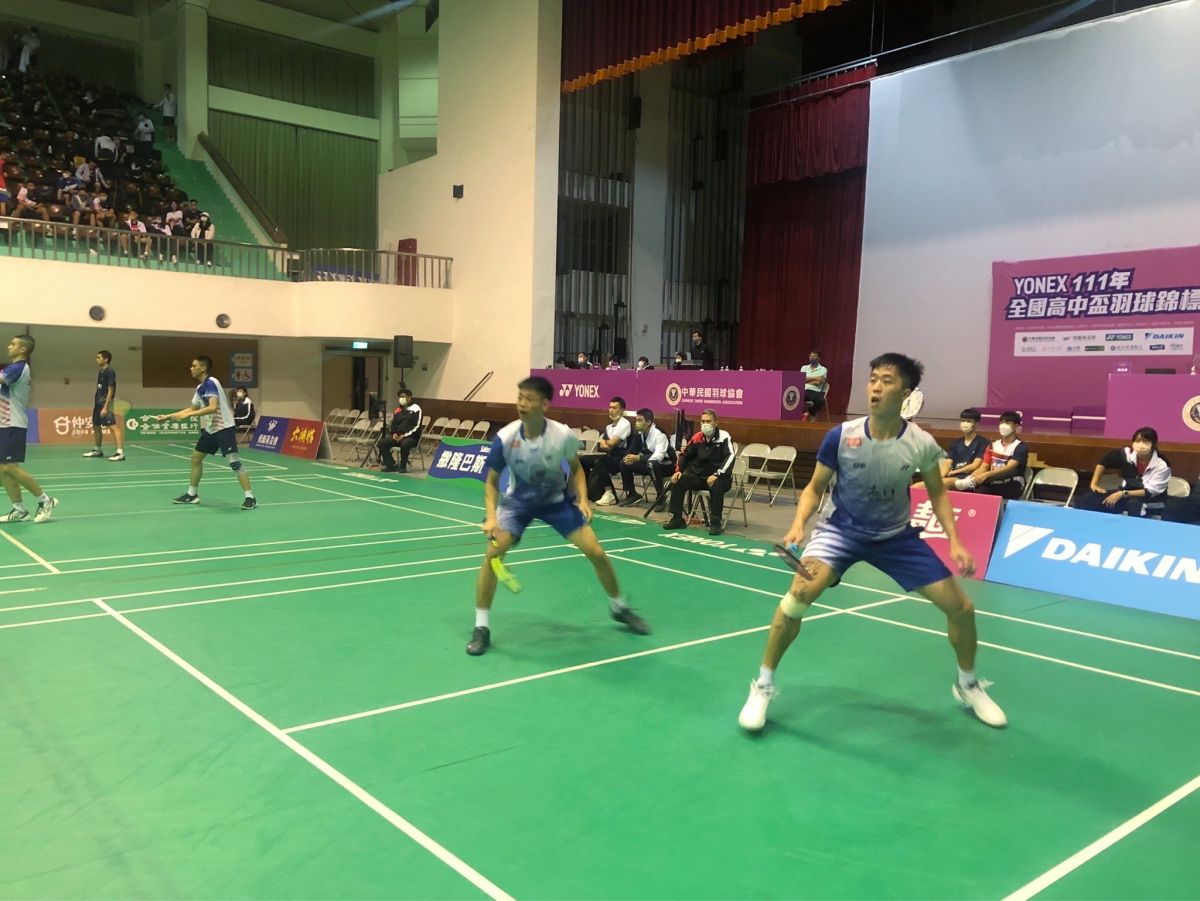 ▲黃睿璿、黃琮譯助亞柏雄中奪得男團冠軍。大會提供