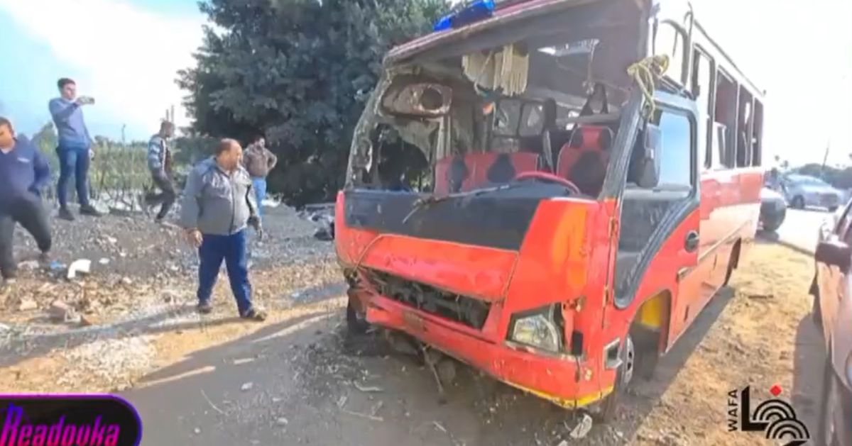 ▲埃及一輛公車墜入運河，造成至少21人死亡、多人受傷，檢驗結果初步判斷該名肇事司機體內有藥物反應，又疑似在駕駛途中使用手機。（圖／翻攝自埃及媒體）