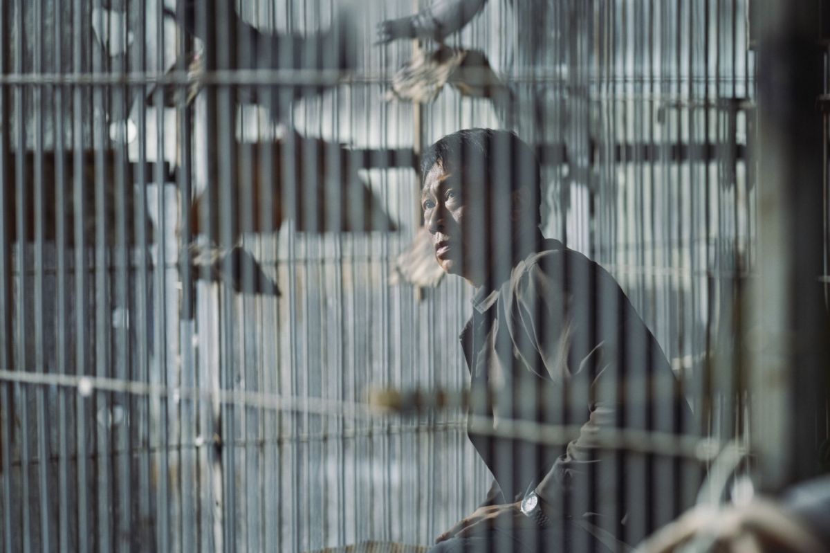 ▲游安順在電影《一家子兒咕咕叫》侵犯楊麗音。（圖／双喜電影提供）