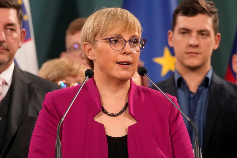 ▲斯洛維尼亞總統大選第2輪投票結束，著名律師穆沙奪下大約54%選票勝出，成為斯洛維尼亞第一位女性總統。（圖／美聯社／達志影像）