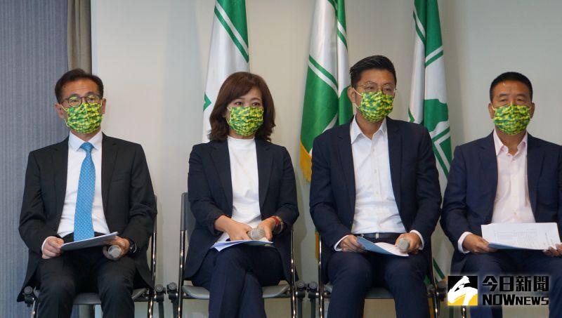 ▲ 民主進步黨所提名的桃竹竹苗4位首長候選人共同發表「護國群山顧台灣，桃竹竹苗拚未來」 政見。（圖／記者呂炯昌攝，2022.11.14）