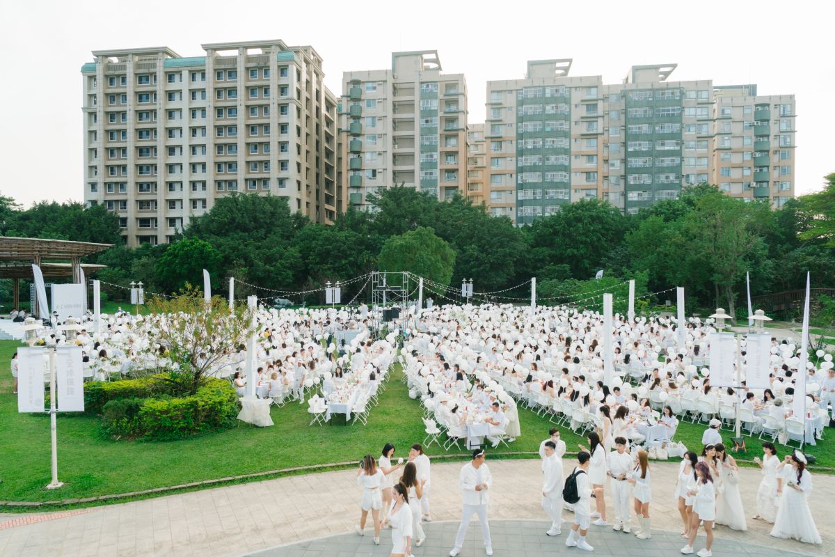 ▲「台北國際白色野餐」不僅能提升市民生活藝術人文的活動，更能讓參與的來賓享受城市公共空間的美麗和價值，讓台灣城市文化深入生活，以「感動體驗」迎接台灣戶外美學新時代。（圖／璐露野提供）
