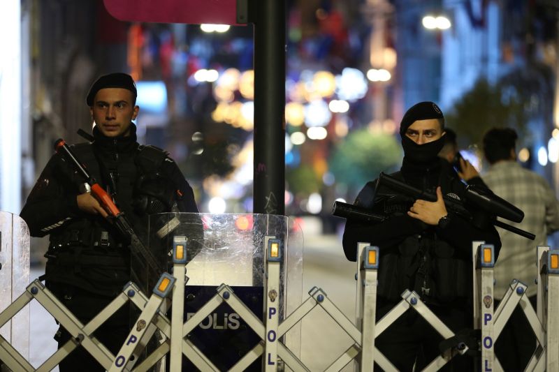 ▲在伊斯坦堡獨立大街放置炸彈，造成至少6人喪命的犯嫌已遭逮捕。（圖／美聯社／達志影像）