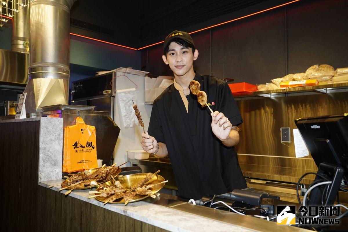 ▲陳治廷現身串燒店焦糖楓擔任一日店長。（圖／NOWnews攝影中心）