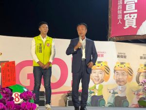 ▲嘉義縣長翁章梁(左)肯定台南第一選區市議員候選人王宣貿表現，日前特地來到台南新營為其輔選（圖／記者林怡孜攝，2022,11,14）